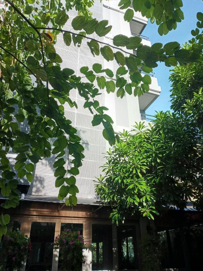 The Qube Fifty Hotel Bangkok Exterior photo
