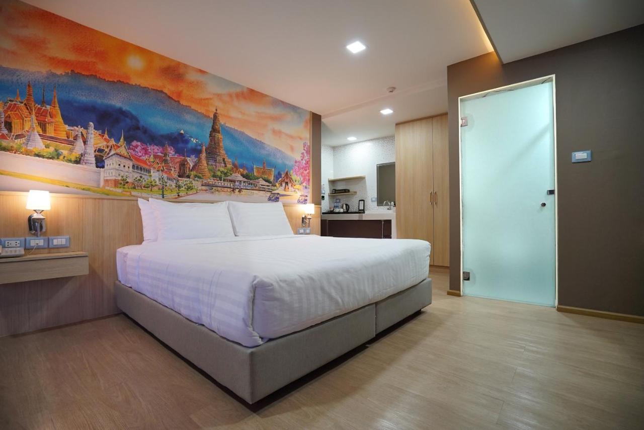 The Qube Fifty Hotel Bangkok Exterior photo