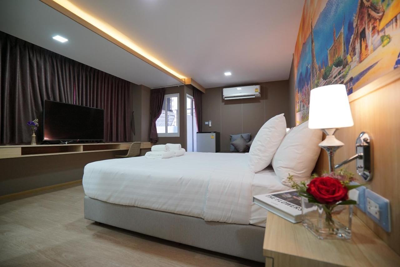 The Qube Fifty Hotel Bangkok Exterior photo