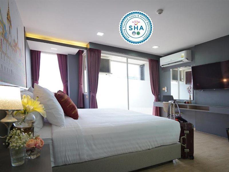 The Qube Fifty Hotel Bangkok Exterior photo