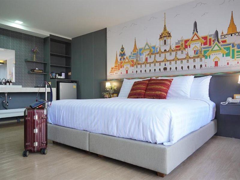 The Qube Fifty Hotel Bangkok Exterior photo