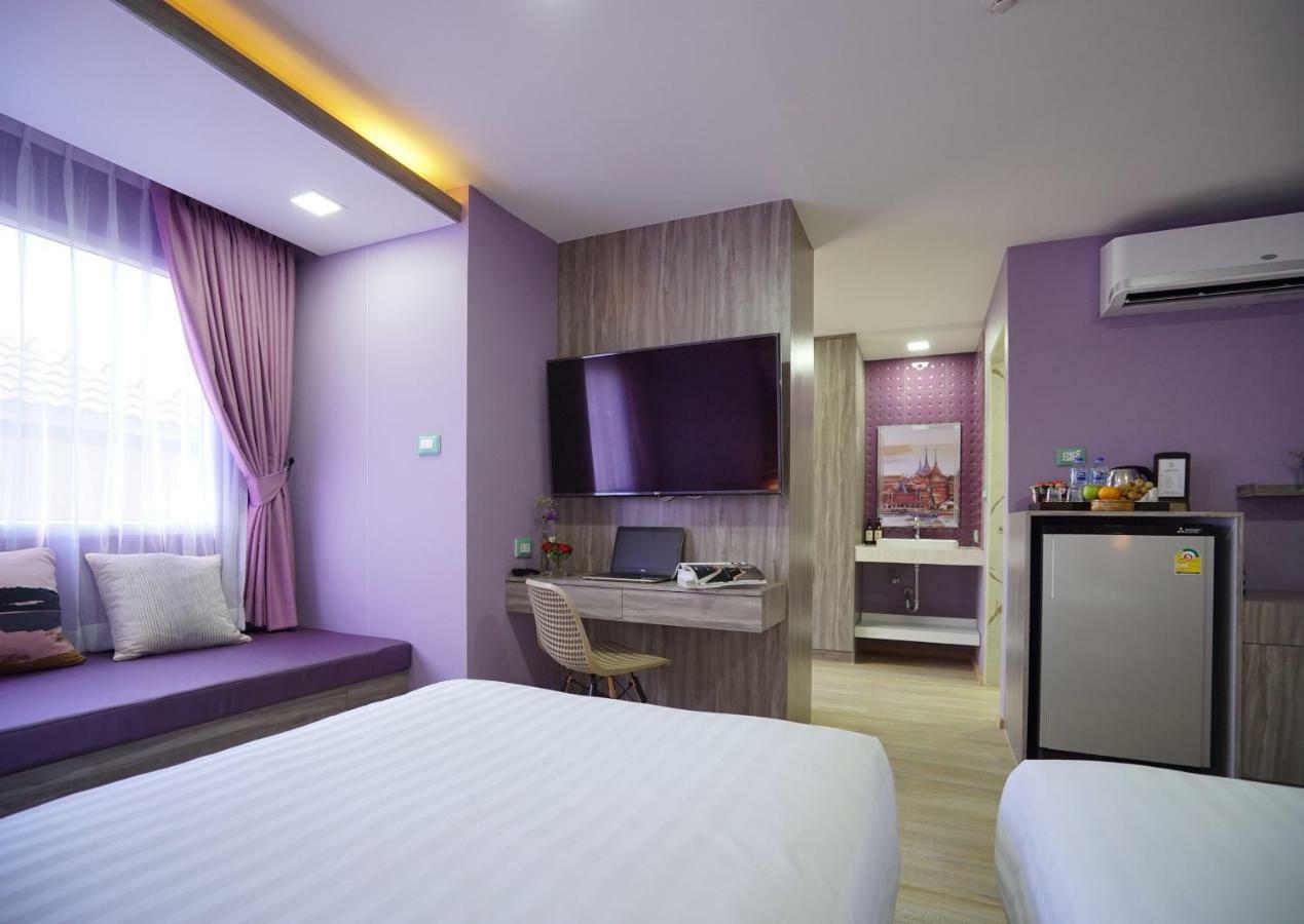 The Qube Fifty Hotel Bangkok Exterior photo