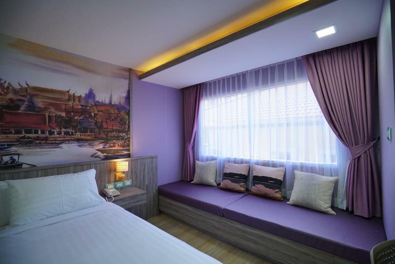 The Qube Fifty Hotel Bangkok Exterior photo