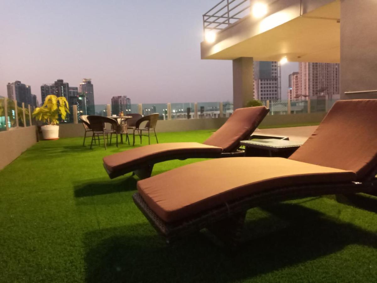 The Qube Fifty Hotel Bangkok Exterior photo